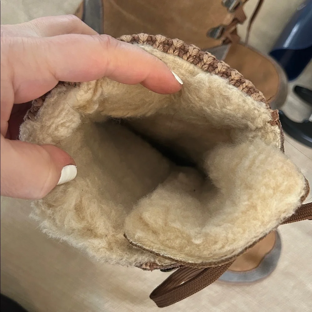 Bearpaw Serena‎ Suede Winter Lace Up Boot